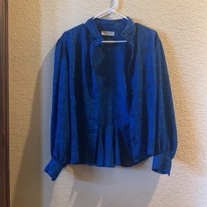 A cute button up shirt in the brand ship ‘n shore